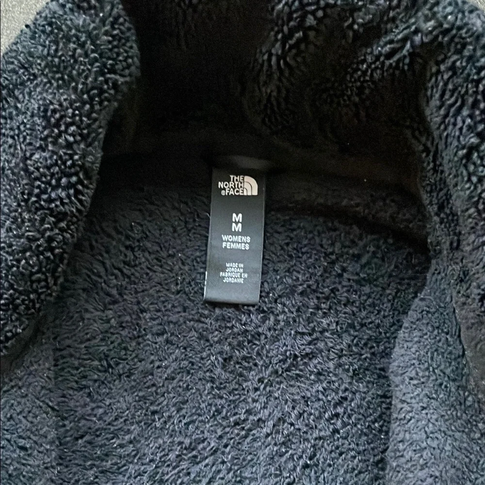 The North Face Women's Black Teddy Jacket - Picture 8 of 9